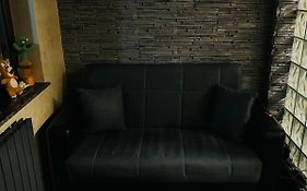 Lovely 1 Bedroom Flat In A 2 Ground Floor House